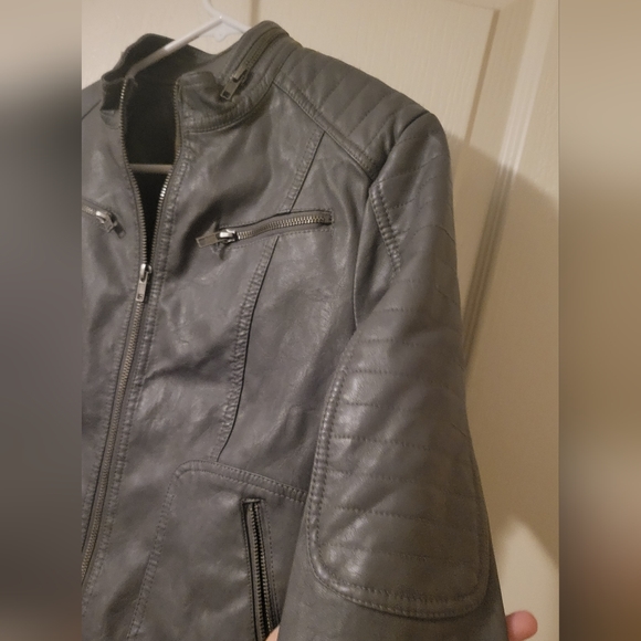 gray leather jacket - Picture 3 of 6